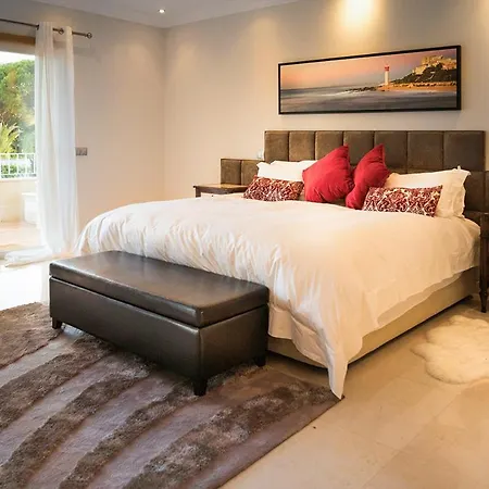 Villa Ferrarias Sleeps 10 With Pool Air Con And Wifi