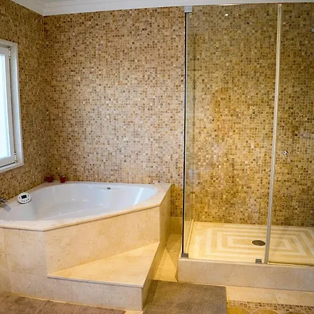 Ferrarias Sleeps 10 With Pool Air Con And Wifi *