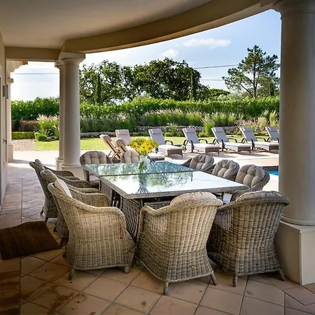 Ferrarias Sleeps 10 With Pool Air Con And Wifi *