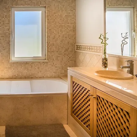 Ferrarias Sleeps 10 With Pool Air Con And Wifi Villa