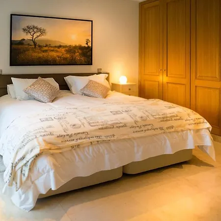 Ferrarias Sleeps 10 With Pool Air Con And Wifi Ferrarias (Loule)